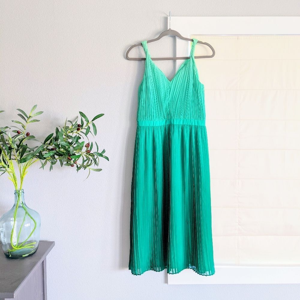 Ombre Green Banana Republic Knife Pleat Dress Tea length midi 6 Occasion Classic - Picture 2 of 8